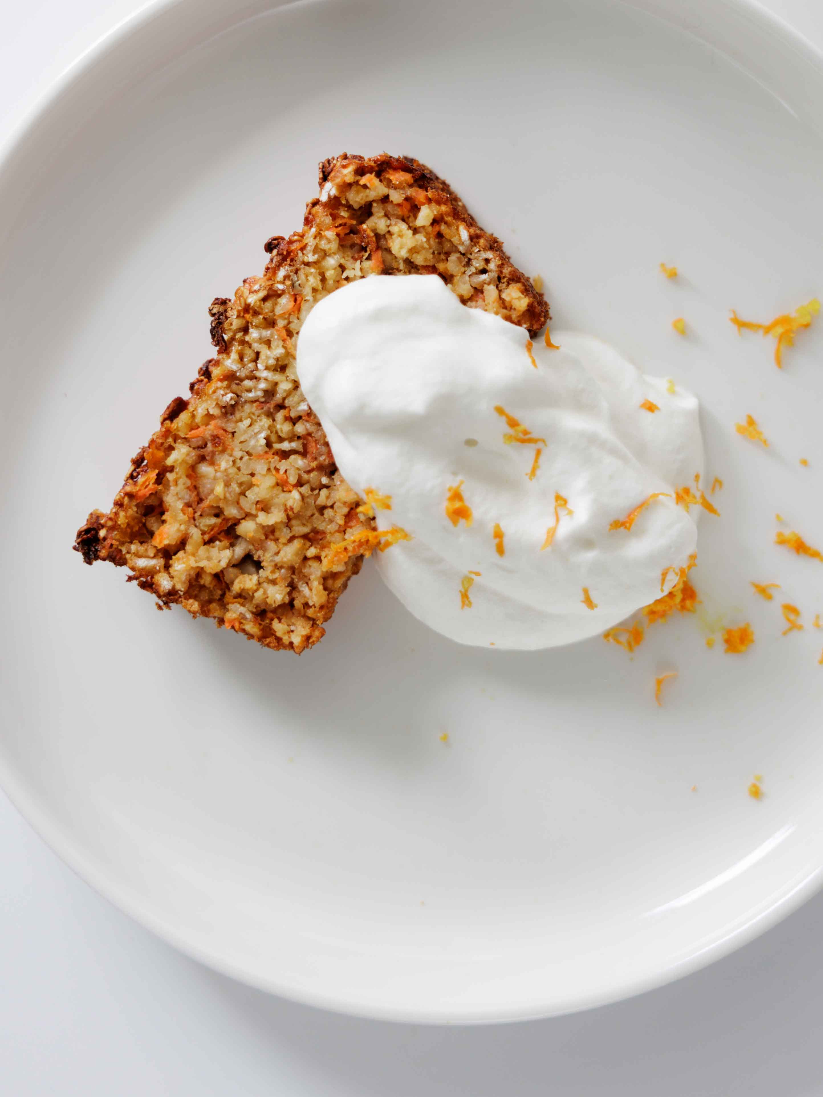 Saftiger Hafer-Karotten-Kuchen